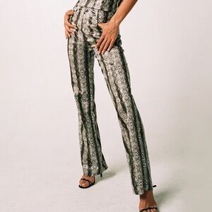 Tiger Mist Maxine Pants Snake Print Straight Leg High Rise Black White Size M